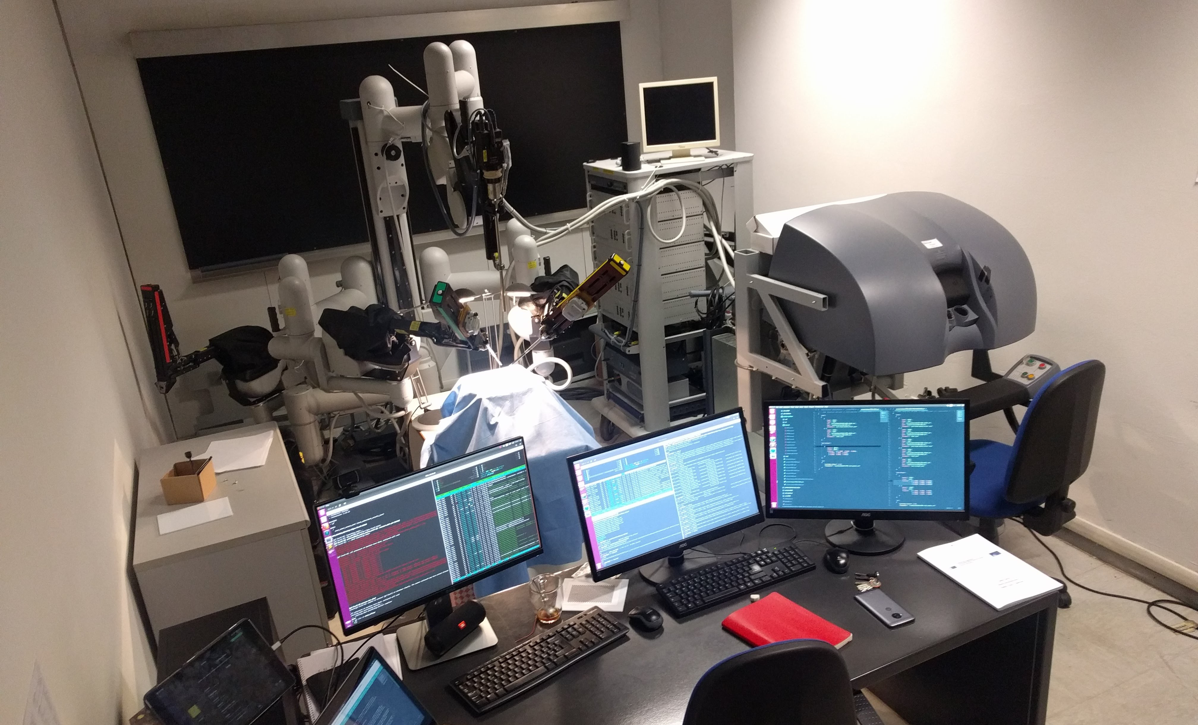 daVinci surgical robot at Nearlab